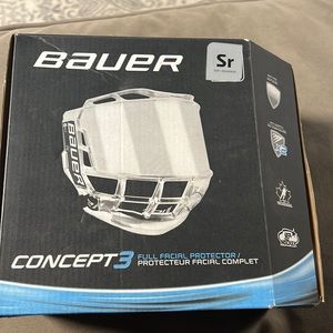 Bauer size Sr full facial protector